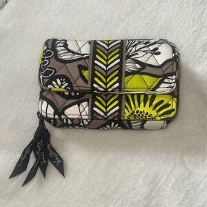 Stylish Floral wallet in Green and Black